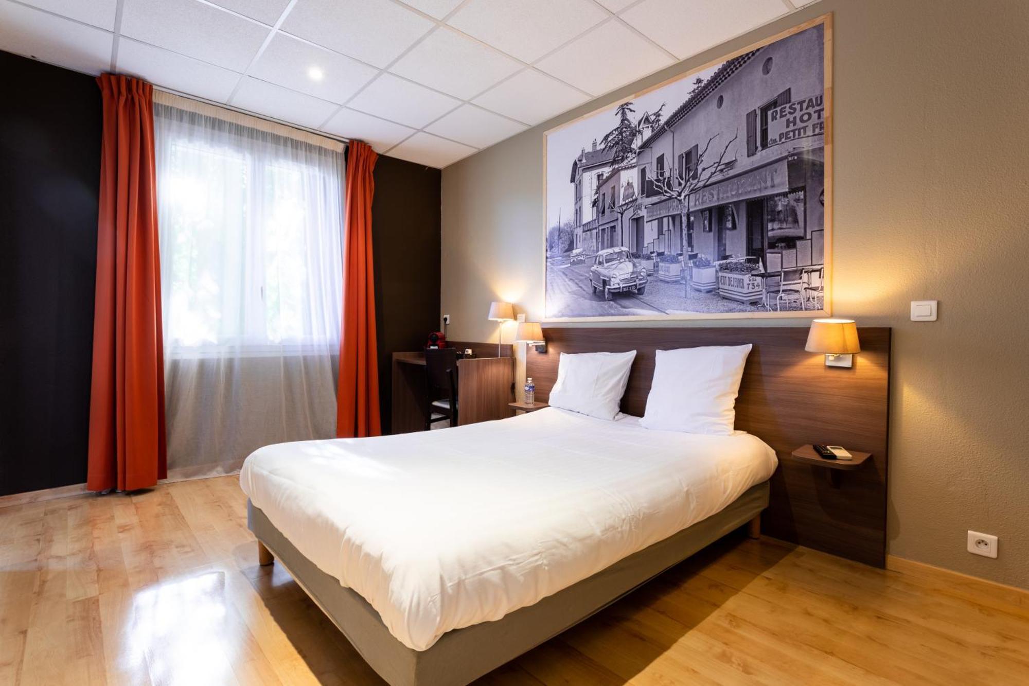 Logis Hotels Et Restaurant La Pause Rn7 La Coucourde Buitenkant foto