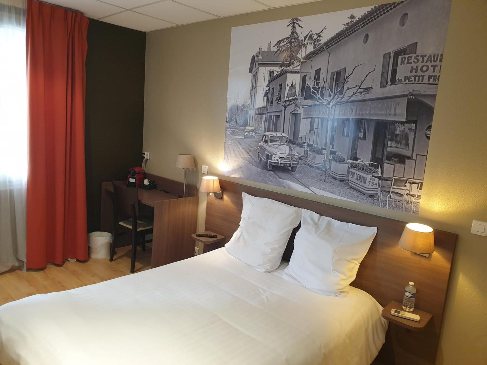 Logis Hotels Et Restaurant La Pause Rn7 La Coucourde Buitenkant foto