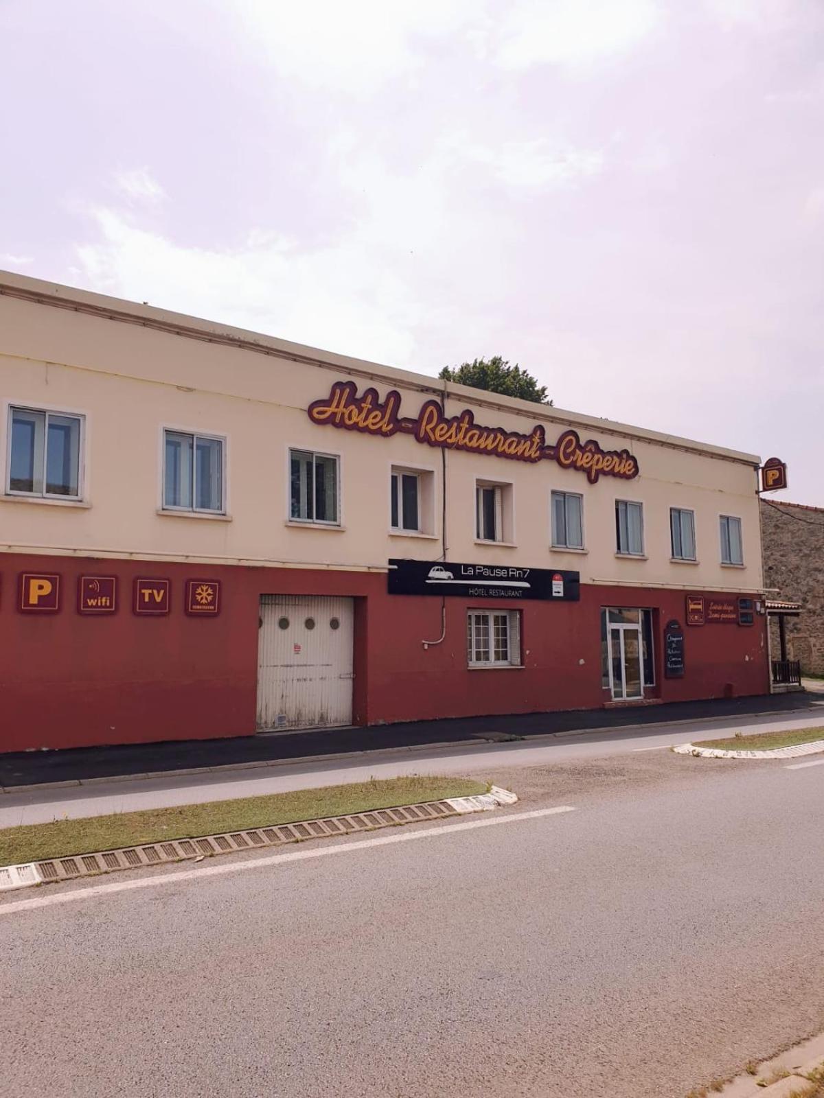 Logis Hotels Et Restaurant La Pause Rn7 La Coucourde Buitenkant foto